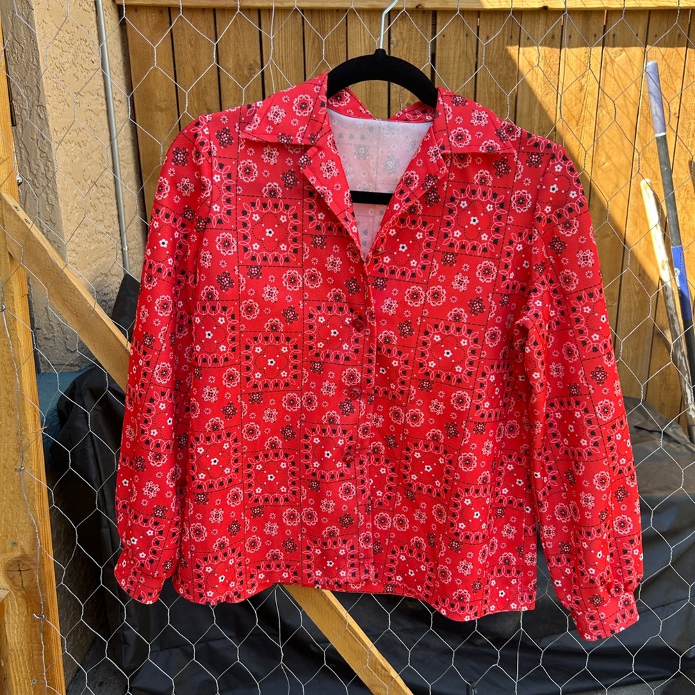 American Vintage Red Patterned Top